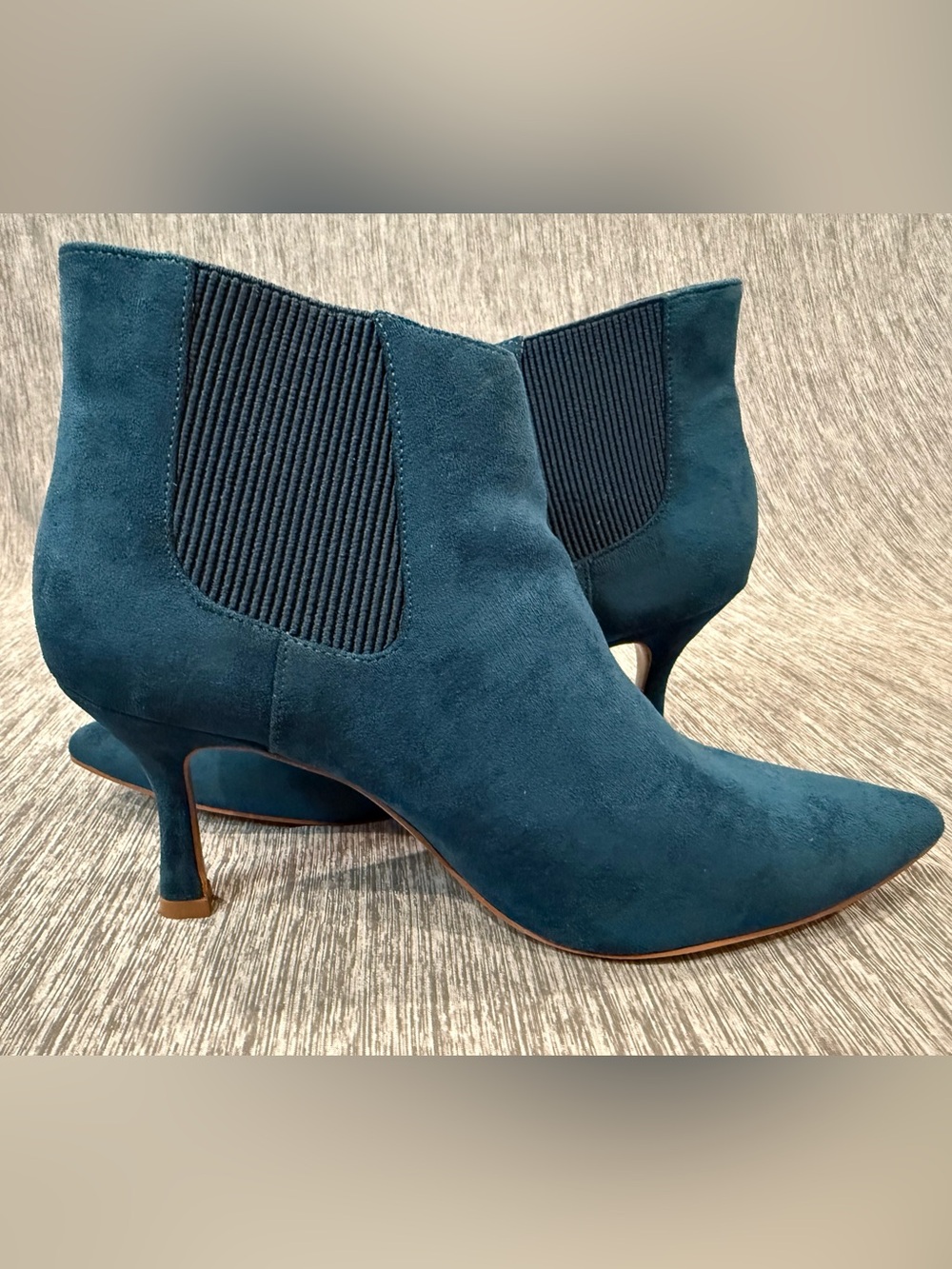 Journee Collection Teal Faux Suede Ankle Boot size 10 - Picture 2 of 8